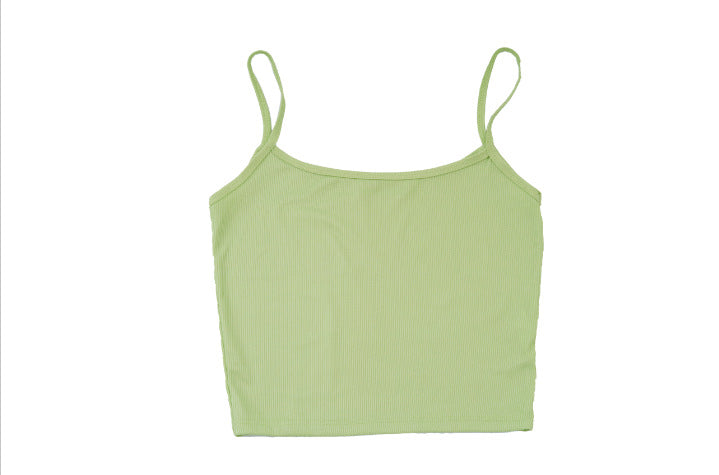 Solid-color short bandeau top makes the figure look slimmer
