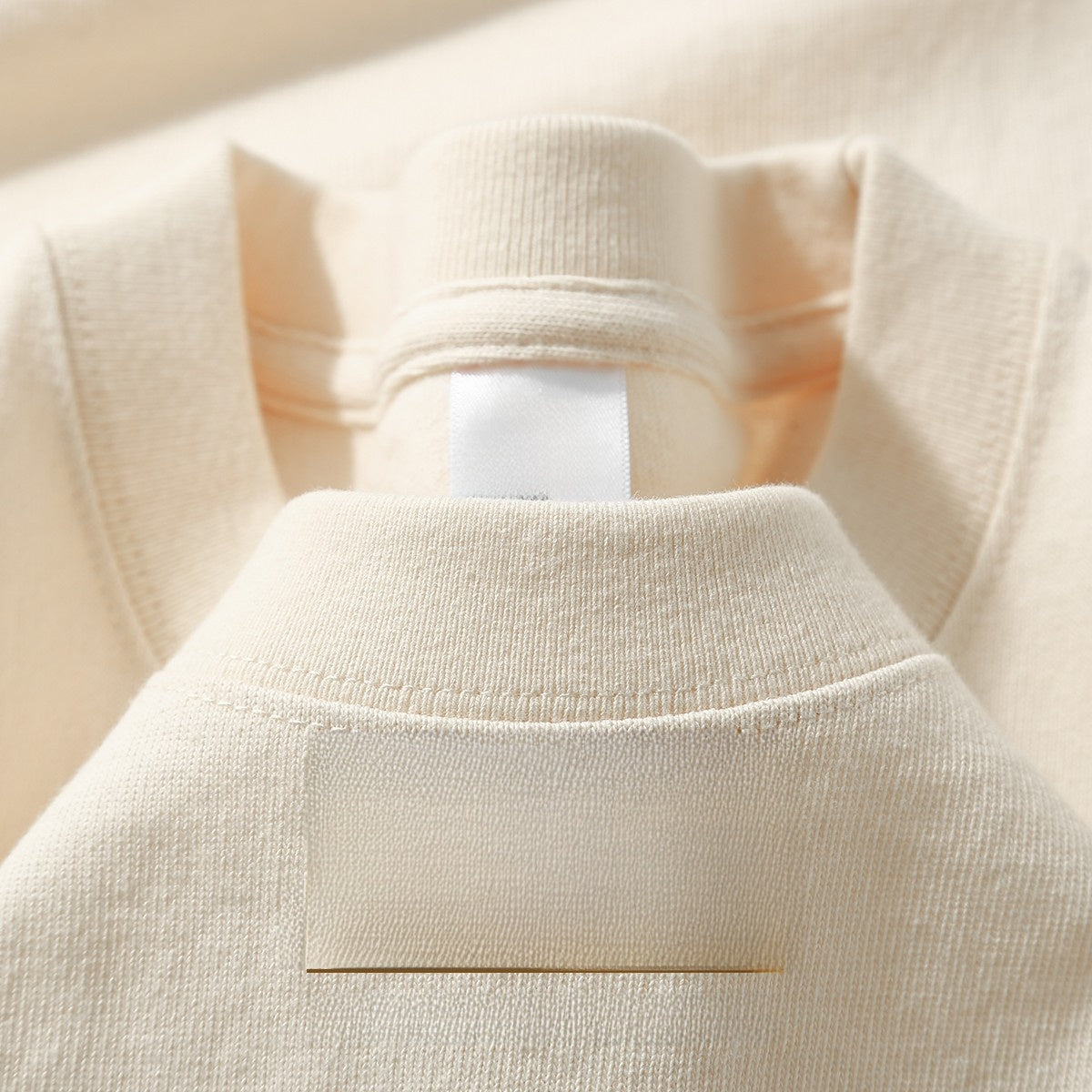 Solid-color short-sleeve