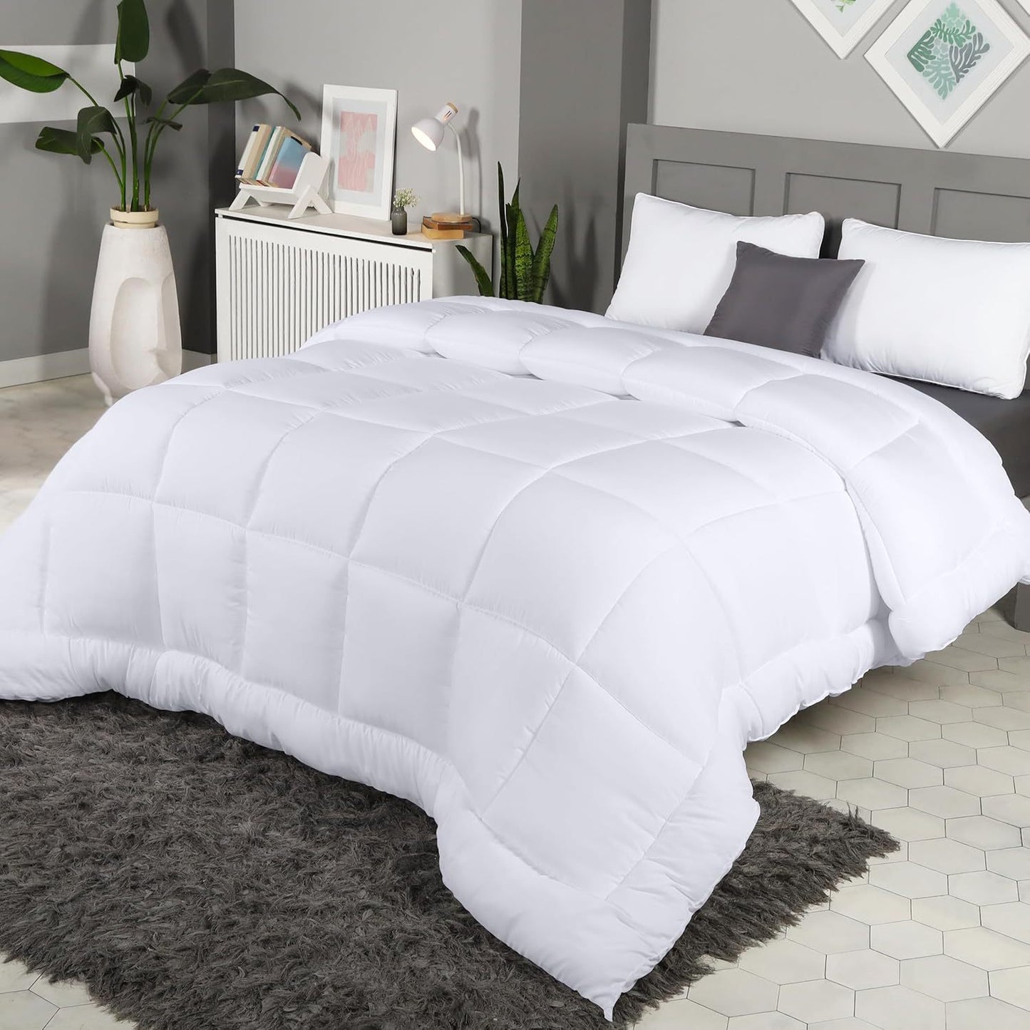 Solid-color simple all-season quilt