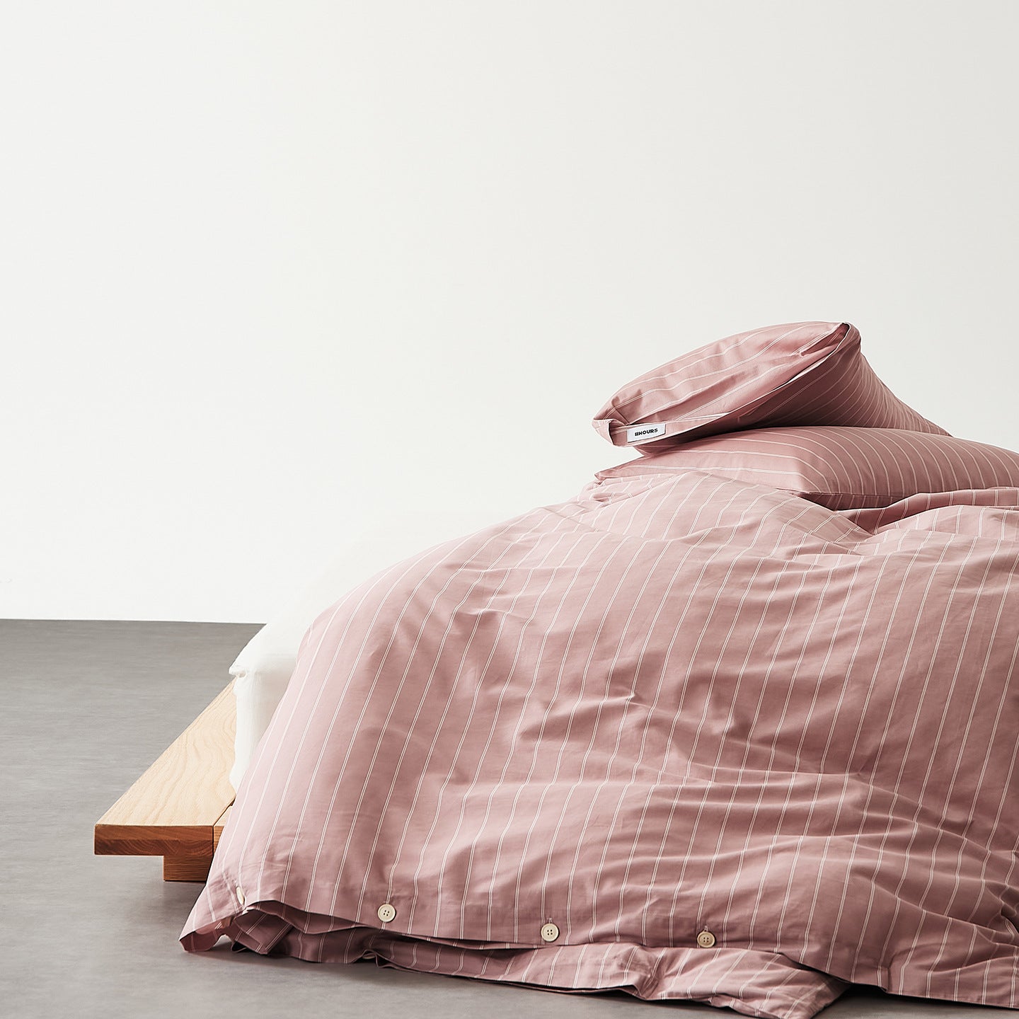 Solid-color striped duvet cover