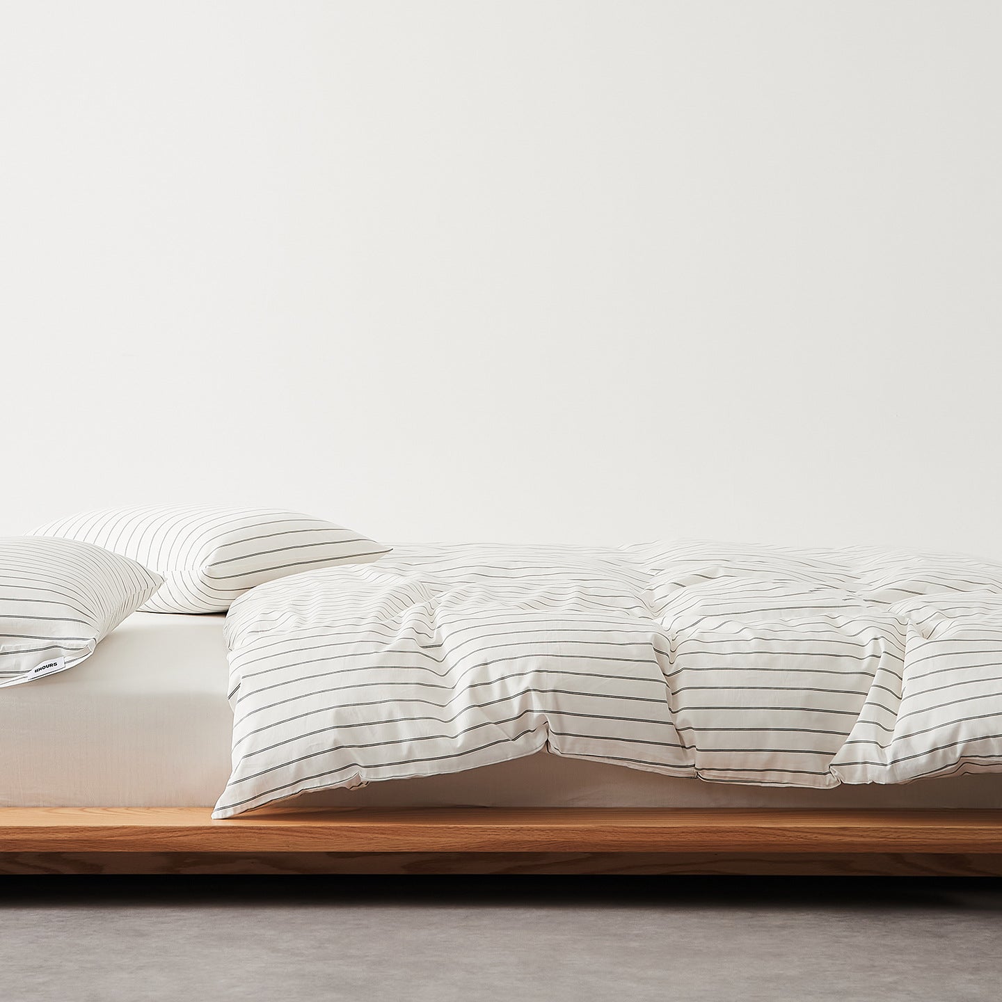 Solid-color striped duvet cover