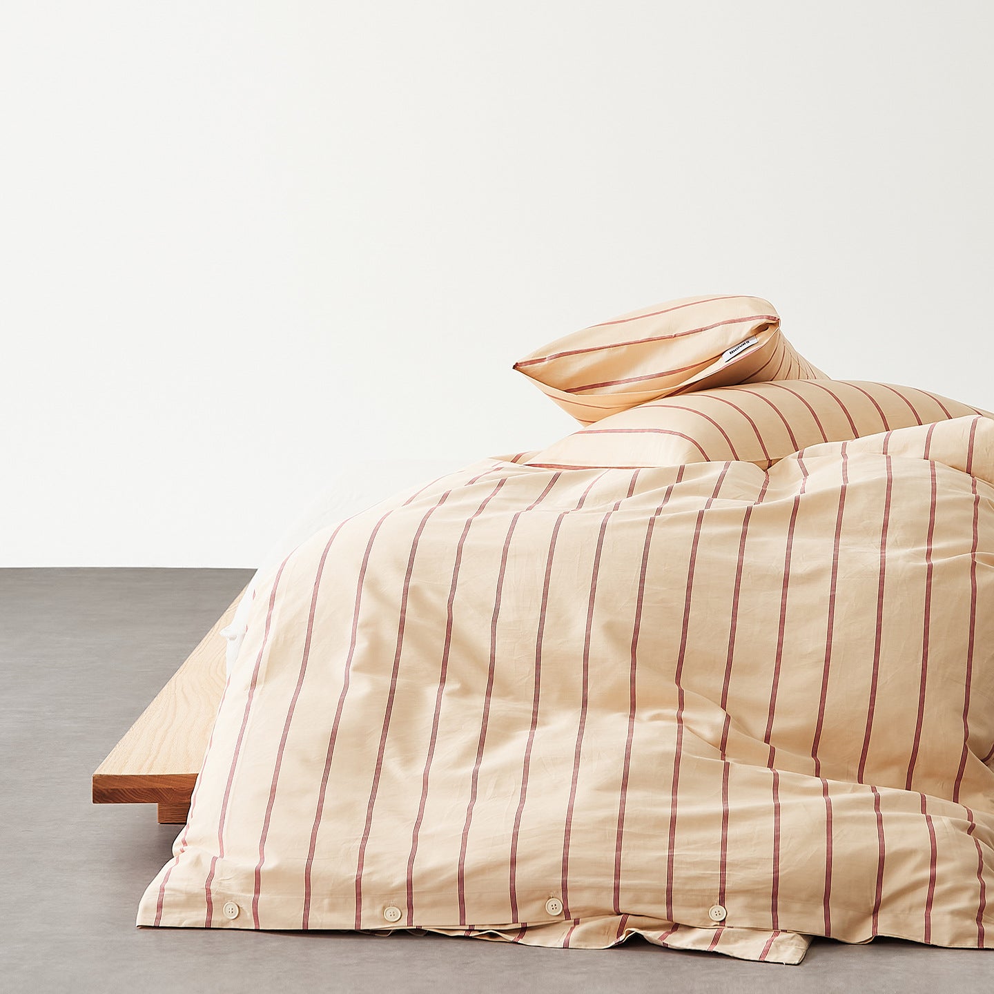 Solid-color striped duvet cover