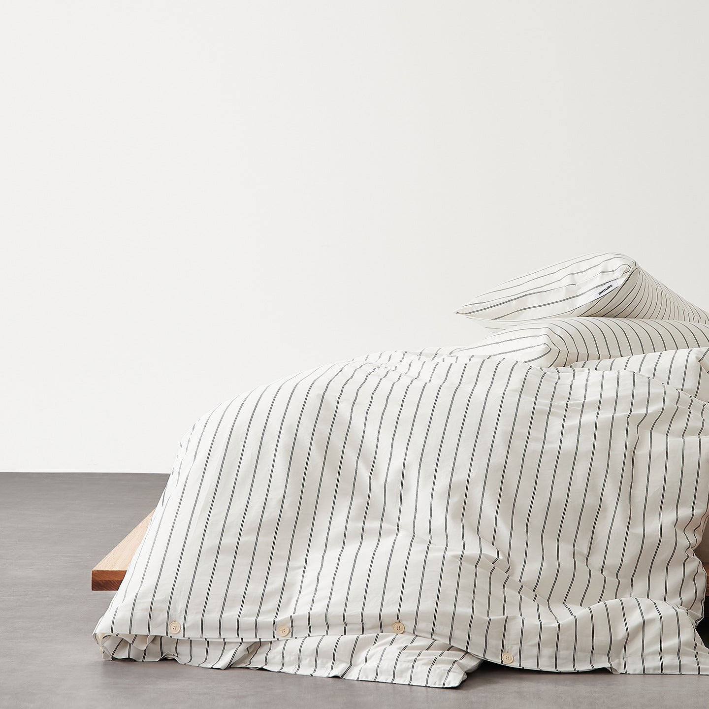 Solid-color striped duvet cover