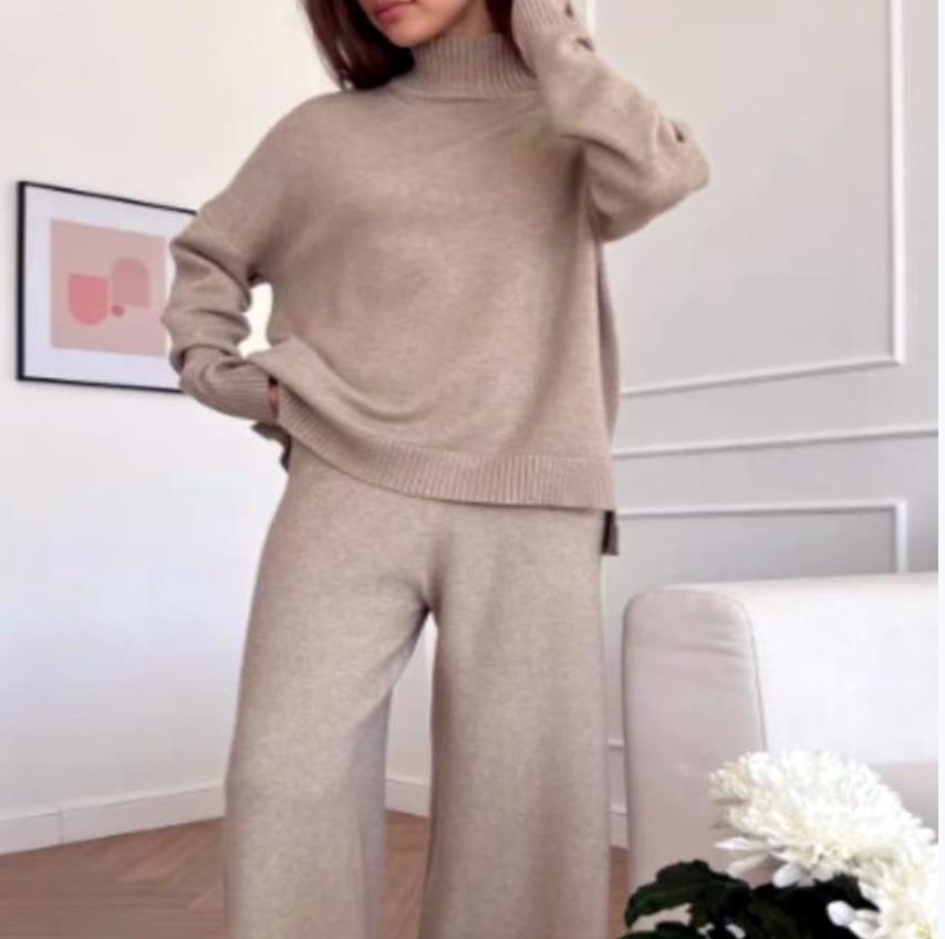 Solid-color Turtleneck Knit Set