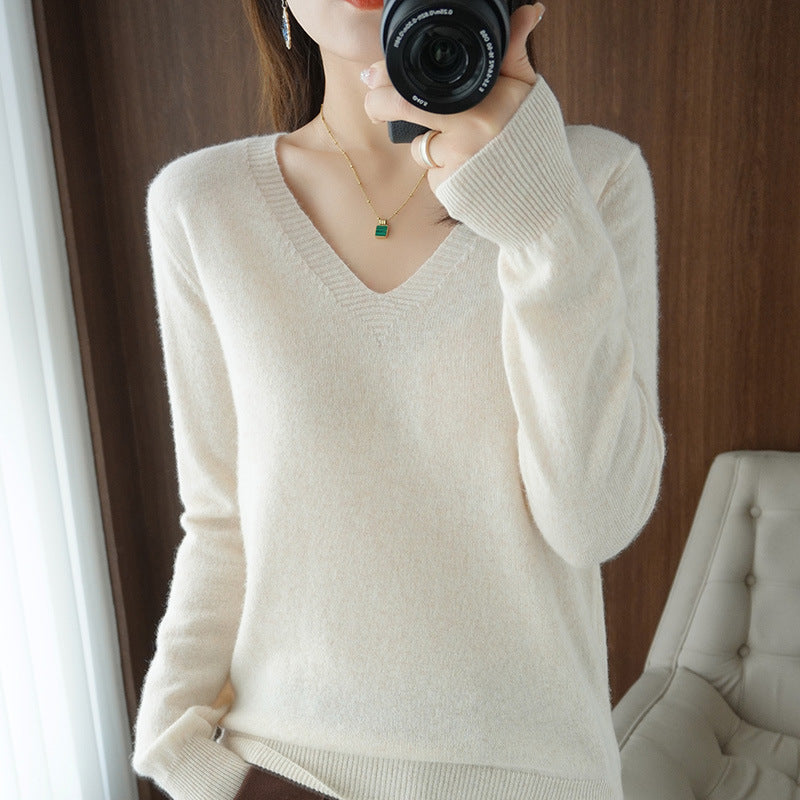 Solid-color V-neck knitted base layer shirt