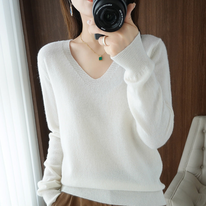 Solid-color V-neck knitted base layer shirt