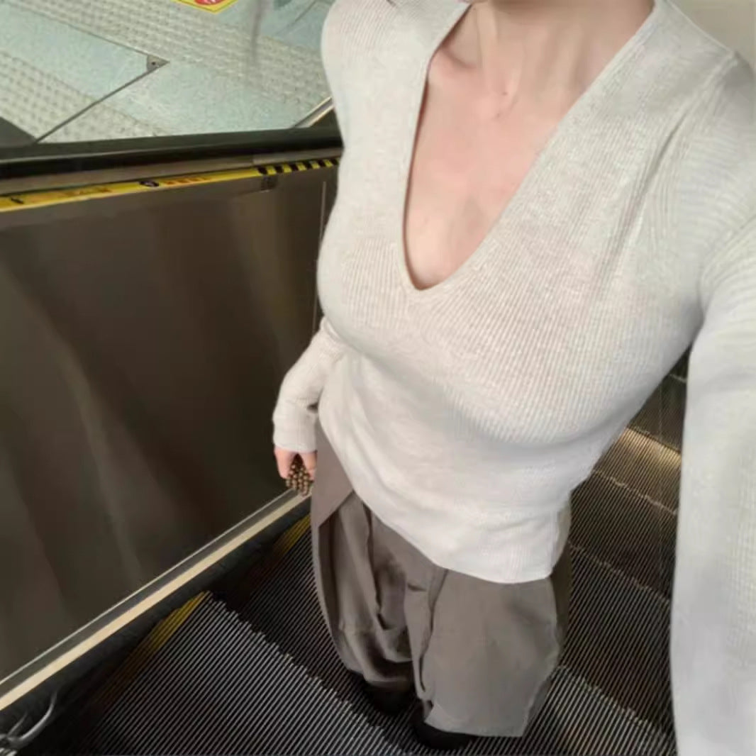 Solid-color v-neck knitted sweater