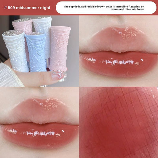 Solid mirror-like water-glossy lipstick