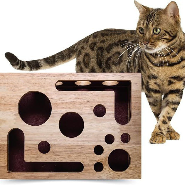 Solid wood fun maze cat toy