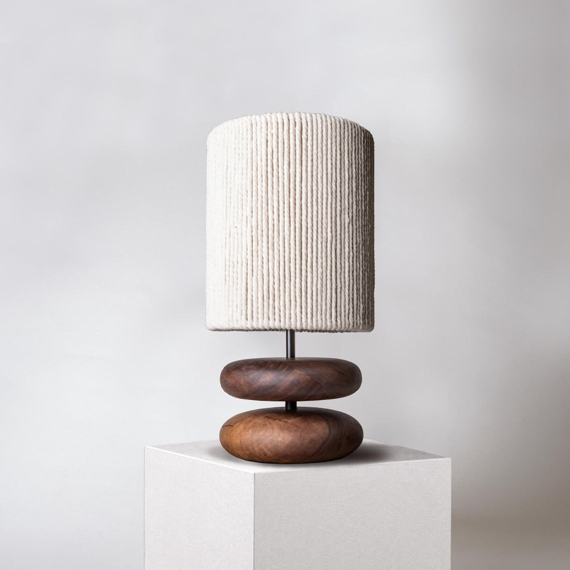 Solid Wood Japanese Retro Table Lamp
