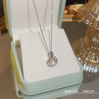 South Korea Hot-selling Accessories Niche Collarbone Chain Super Fairy All-match Pendant Light Luxury Necklace Chain New Style Titanium Steel Necklace Jewelry for Women