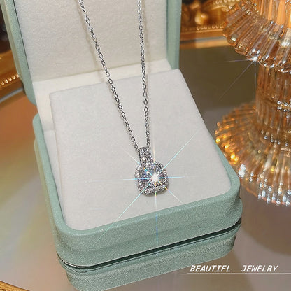 South Korea Hot-selling Accessories Niche Collarbone Chain Super Fairy All-match Pendant Light Luxury Necklace Chain New Style Titanium Steel Necklace Jewelry for Women