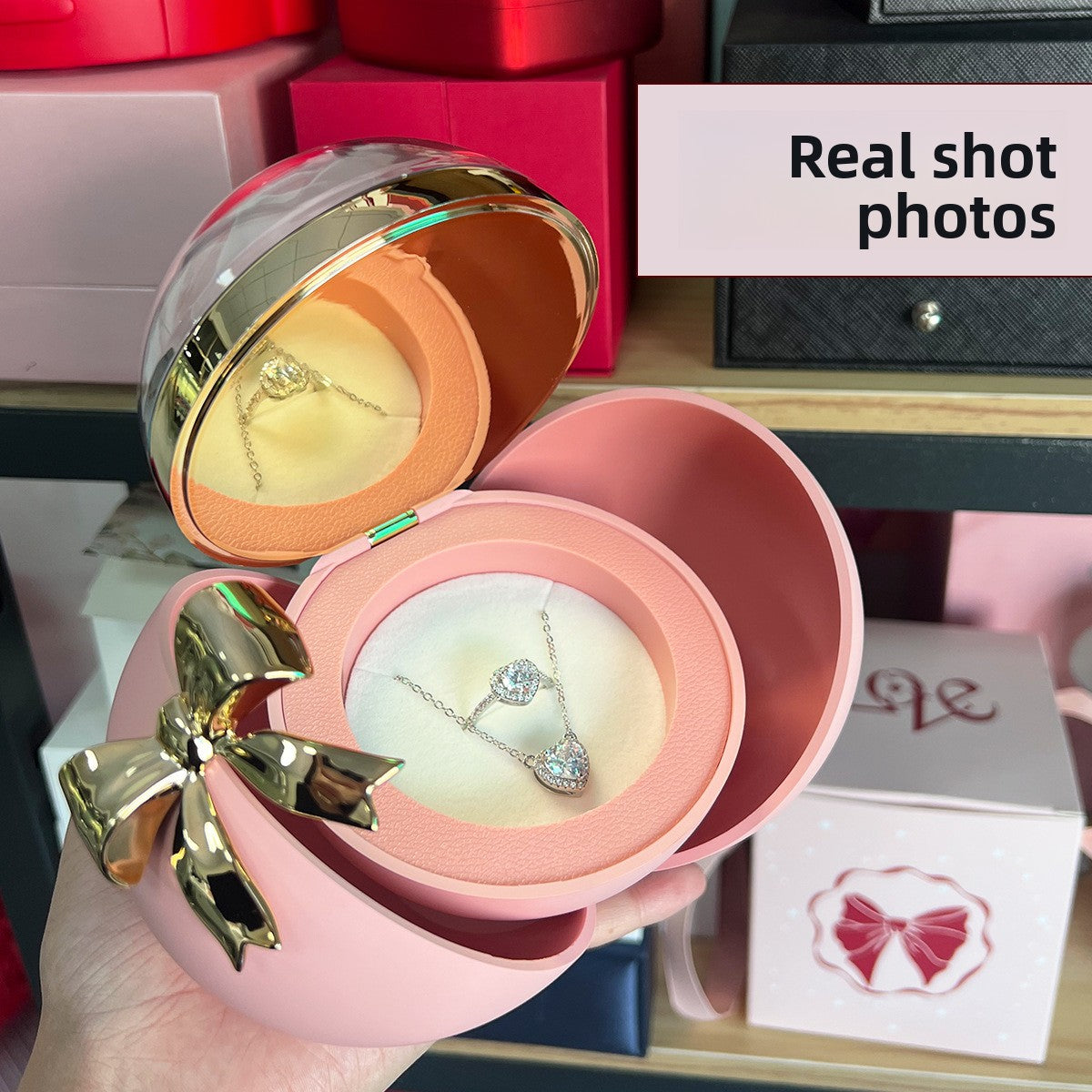 Spherical necklace box