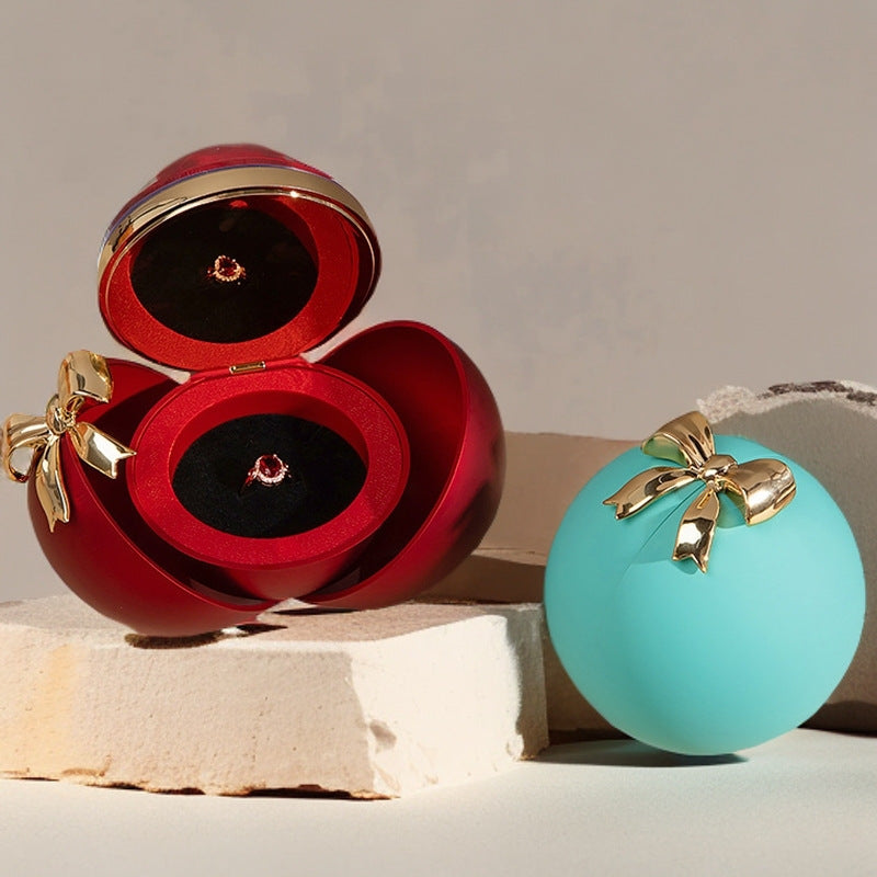 Spherical necklace box