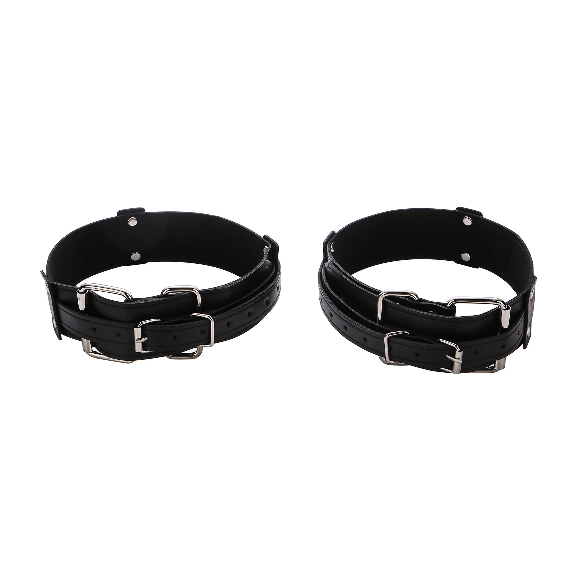 Split-leg with leather and iron chain