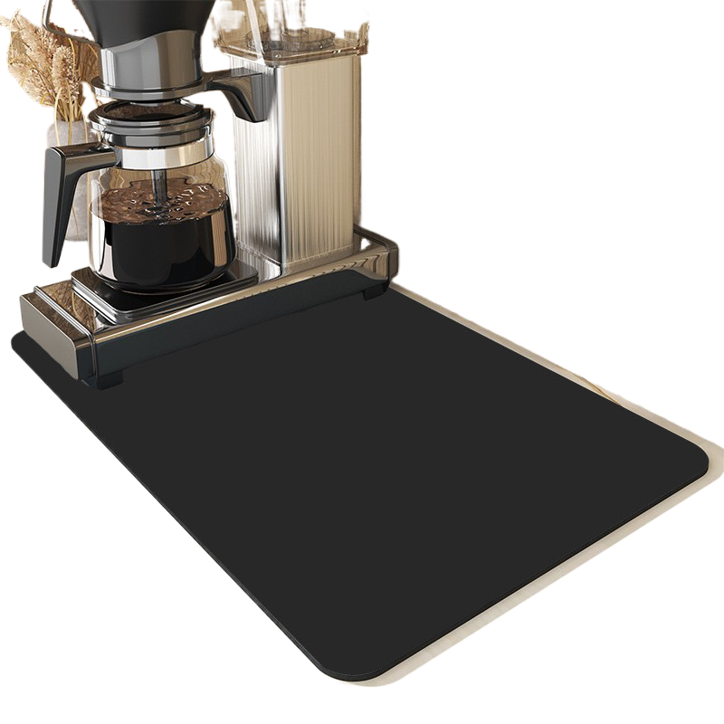 Sponge mat that absorbs water on the tabletop and dries quickly