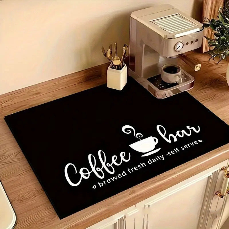 Sponge mat that absorbs water on the tabletop and dries quickly