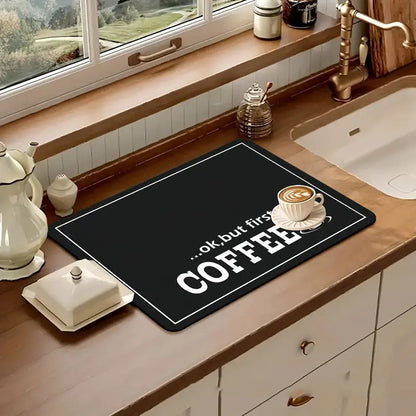 Sponge mat that absorbs water on the tabletop and dries quickly