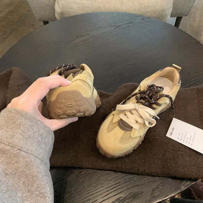 Sports shoes