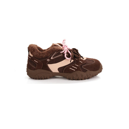 Sports shoes