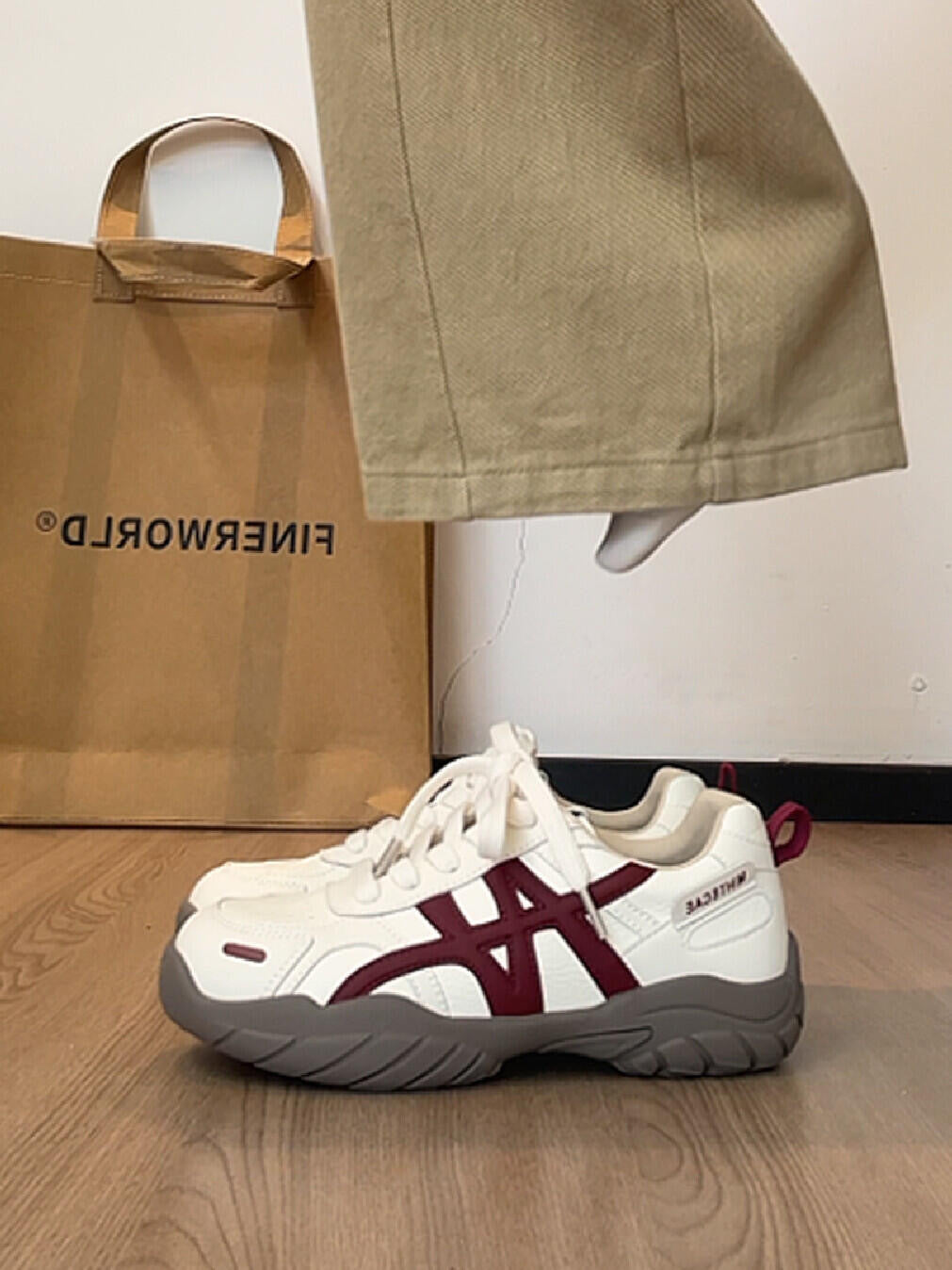 sports shoes