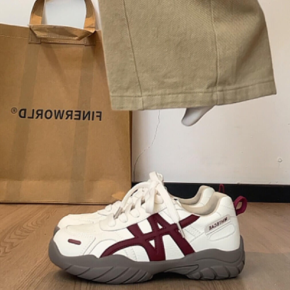 sports shoes