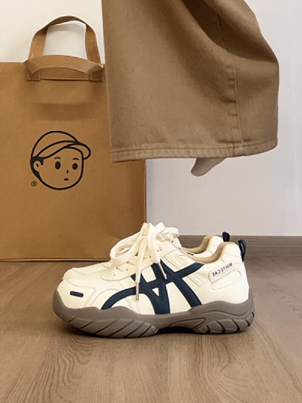 sports shoes
