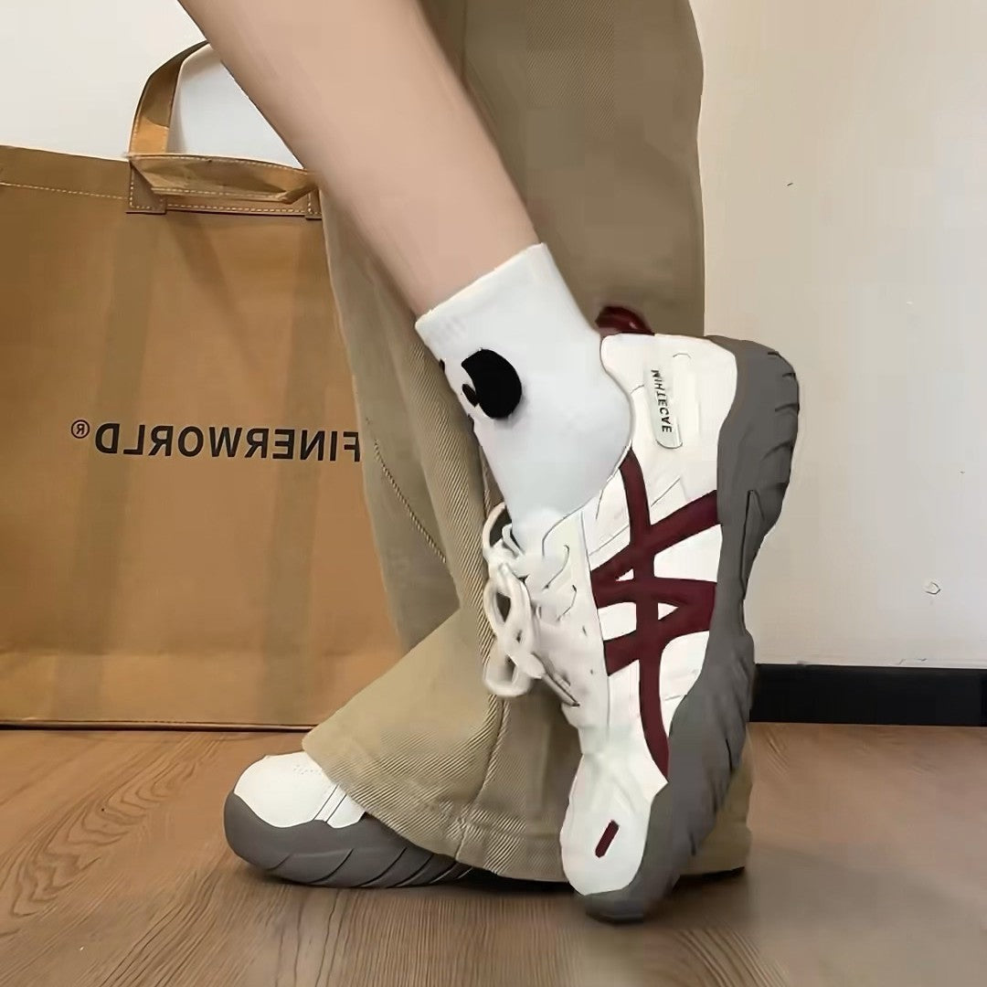 sports shoes