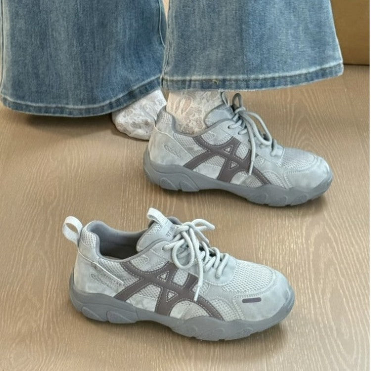 sports shoes