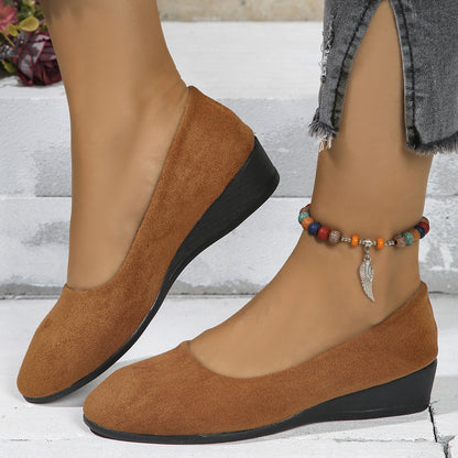 Spring New Wide-Fit Pointed-Toe Wedge Shoes