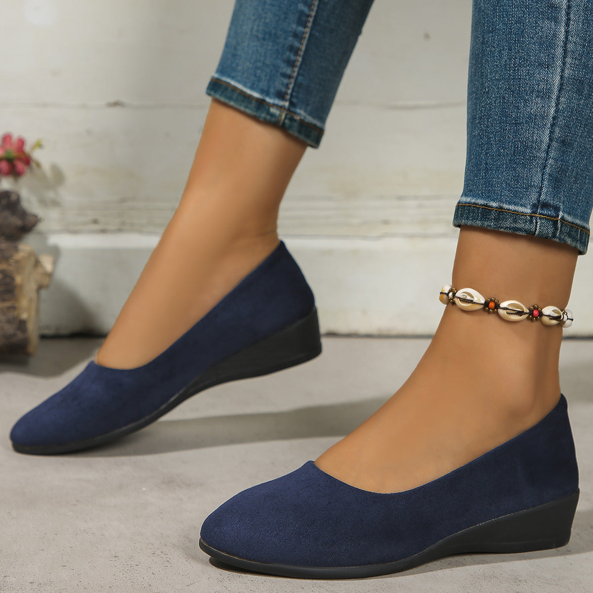 Spring New Wide-Fit Pointed-Toe Wedge Shoes