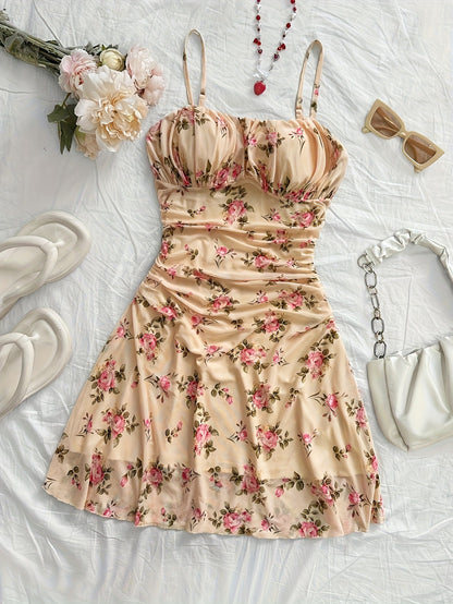 Spring/Summer New French Floral Strapless Dress with Waist-Cinching Design, Perfect for Vacations and Stylishly Sexy