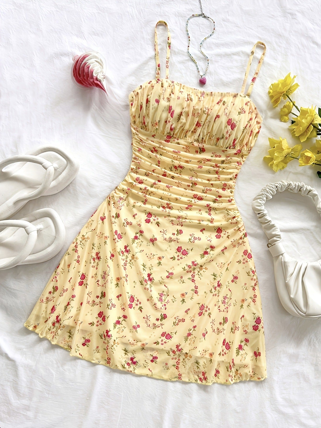 Spring/Summer New French Floral Strapless Dress with Waist-Cinching Design, Perfect for Vacations and Stylishly Sexy