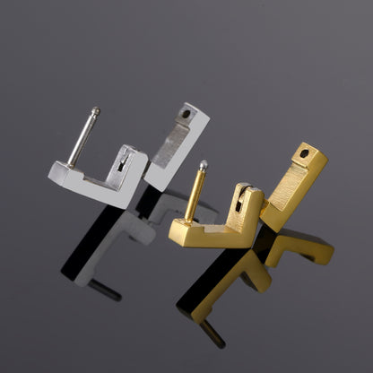 Square-shaped earrings
