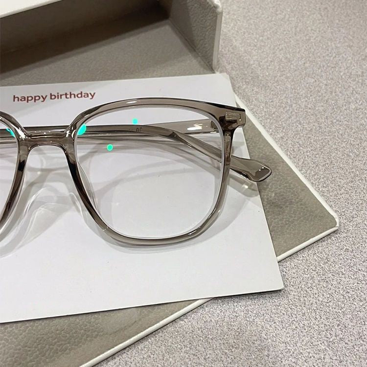 Square-shaped eyeglass frame
