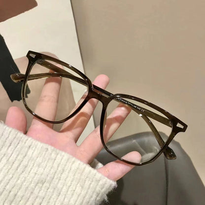 Square-shaped eyeglass frame
