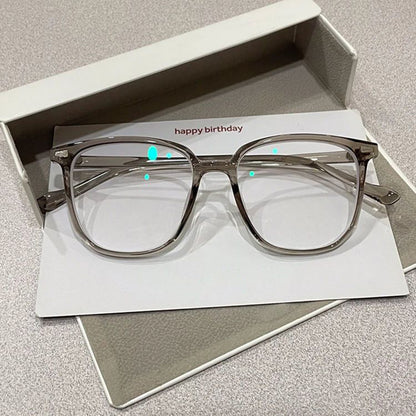 Square-shaped eyeglass frame