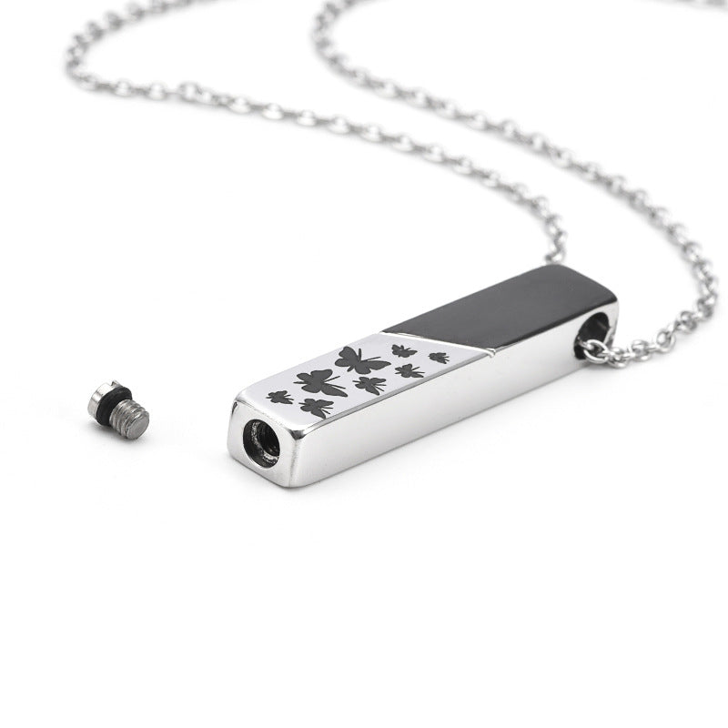 Square-shaped necklace