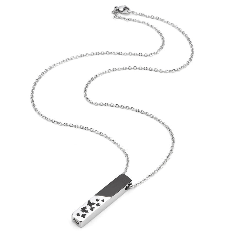 Square-shaped necklace