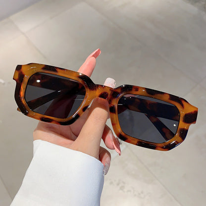 Square-shaped small frame sunglasses