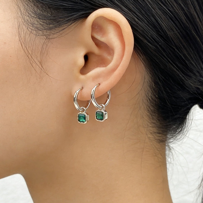 Square stud earrings