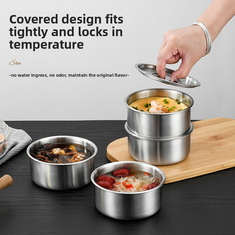 Stainless steel steamer with a lid