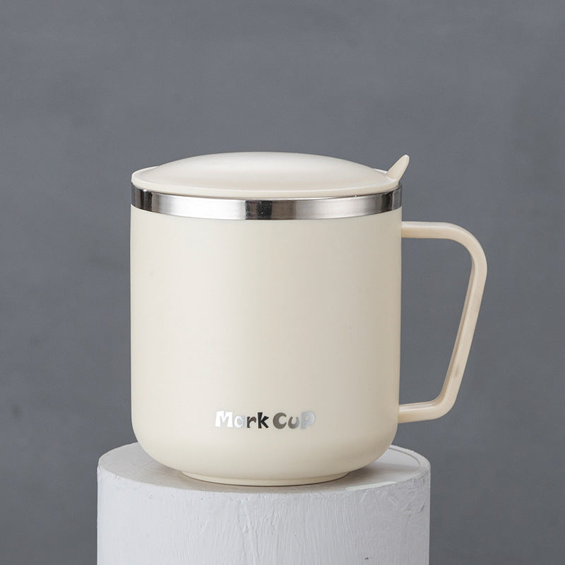Stainless steel water bottle with lid