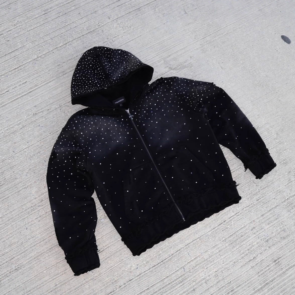 Star-shaped sequined pullover