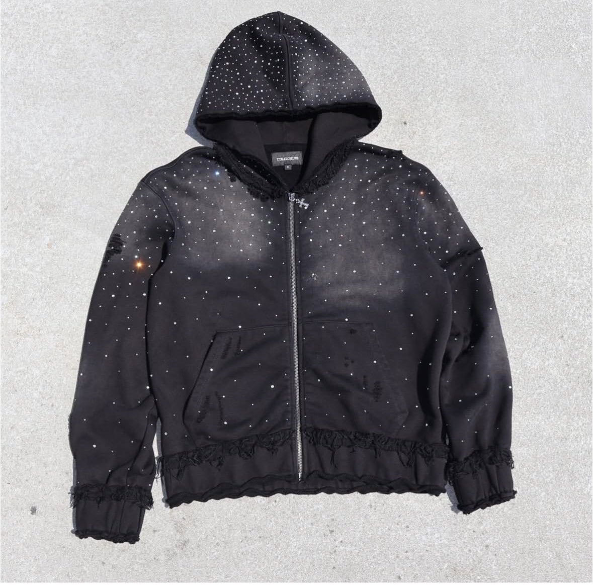 Star-shaped sequined pullover
