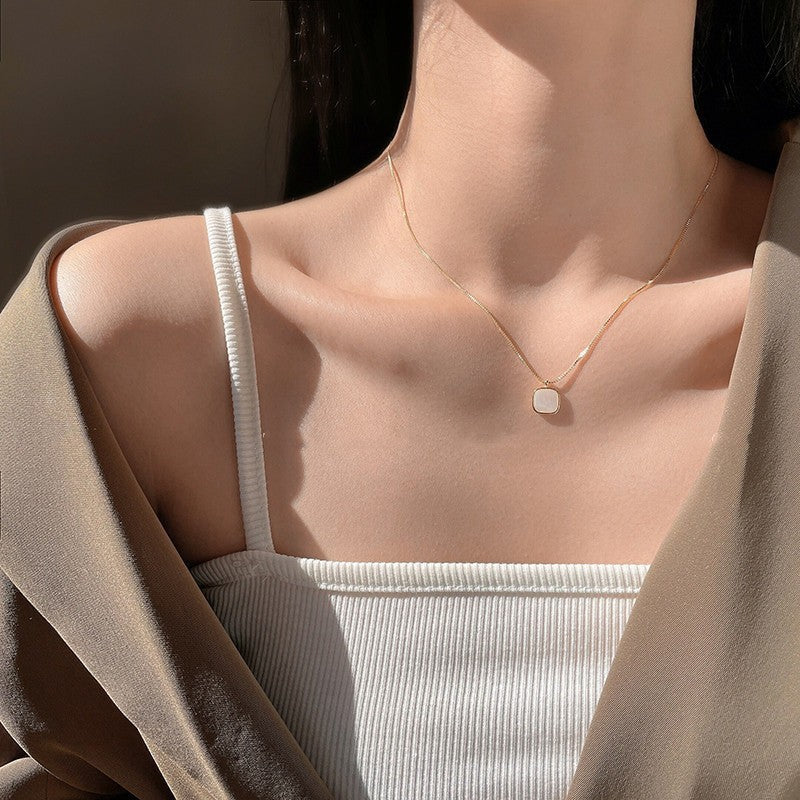 Starfish pearl necklace