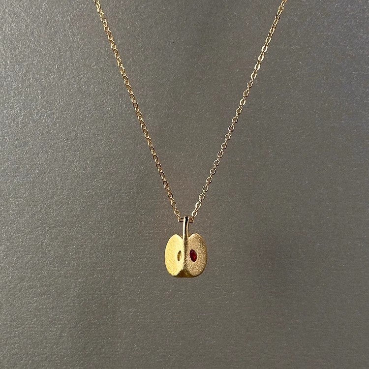 Starfish pearl necklace