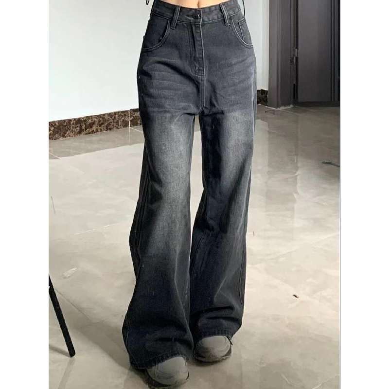 Straight-leg jeans