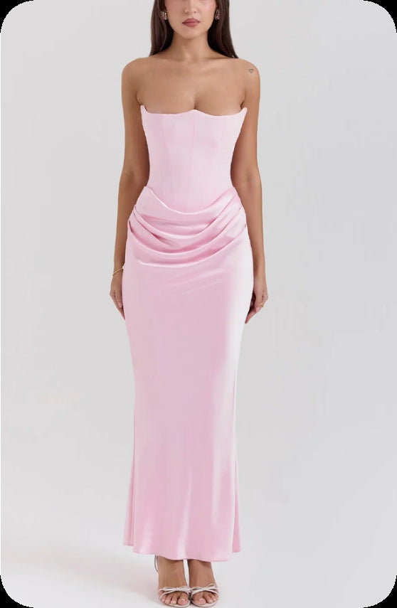 Strapless and backless fitted dress