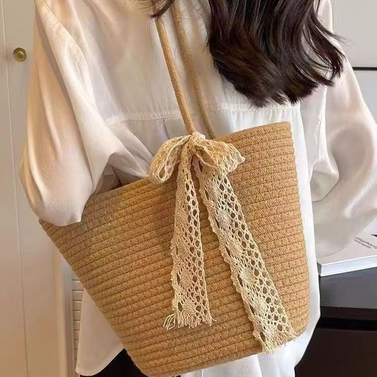 Straw Woven Tote Bag Large Capacity Beach Holiday Shoulder Bag
